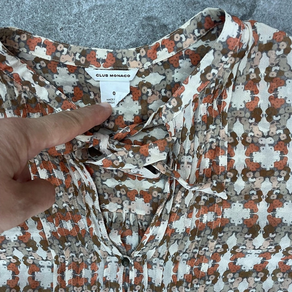 Club Monaco Silk Pleated 3/4 Sleeve V-Neck Tunic Top Blouse Size 00Small - Picture 7 of 7